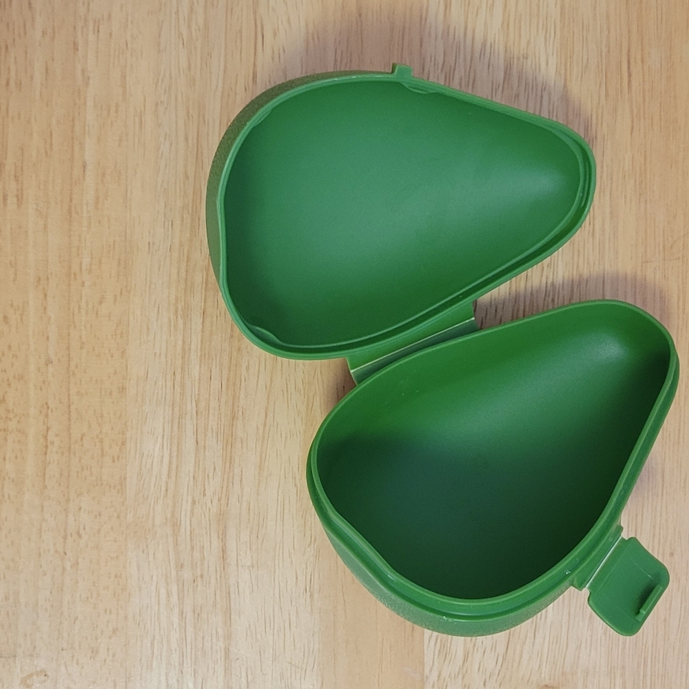 Tupperware Avocado Keeper - Picture 2 of 2